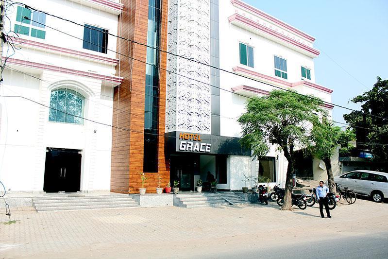 Grace Hotel Karnāl Exteriér fotografie